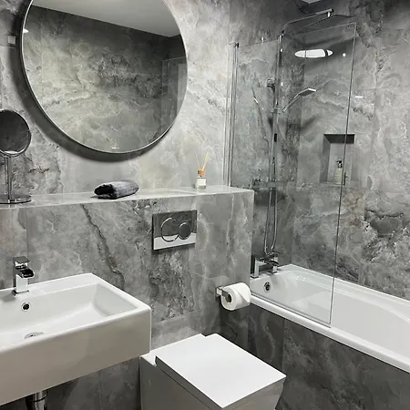 아파트 2 Bedroom Penthouse View *